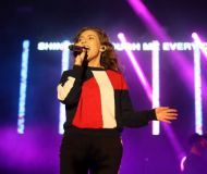 04_Hillsong-Young-and-Free
