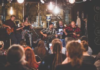 FotoReport z krstu akustického albumu od skupiny Millhouse - Owls On The Hunt BOMBING 1