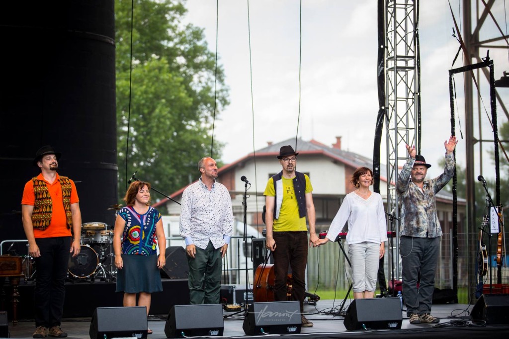 Úspešný týždeň pre slovenskú world music, Banda aj Muzička bodovali. BOMBING 1