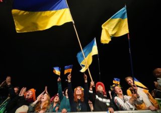 ukraine flag crowd