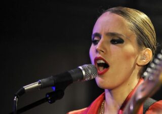 ANNA CALVI V BRATISLAVE AJ S NOVÝM ALBUMOM BOMBING