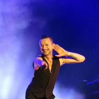 Depeche Mode v Bratislave: Čierna oslava medzi kvapkami dažďa BOMBING