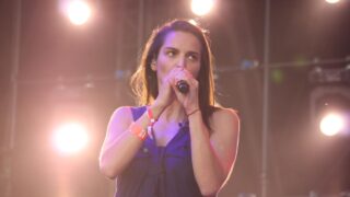 Opäť úplne iná Jana Kirschner: Vypočujte si prekvapujúci nový singel Muzika! BOMBING