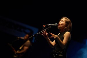Alice Merton 13