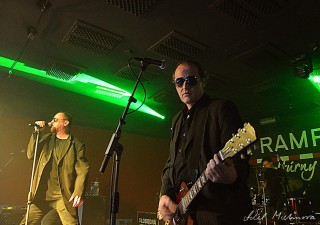 Punk-rockovo/rock´n´rollova noc v Novom meste nad Váhom v podaní bratislavskej kapely Slobodná Európa BOMBING