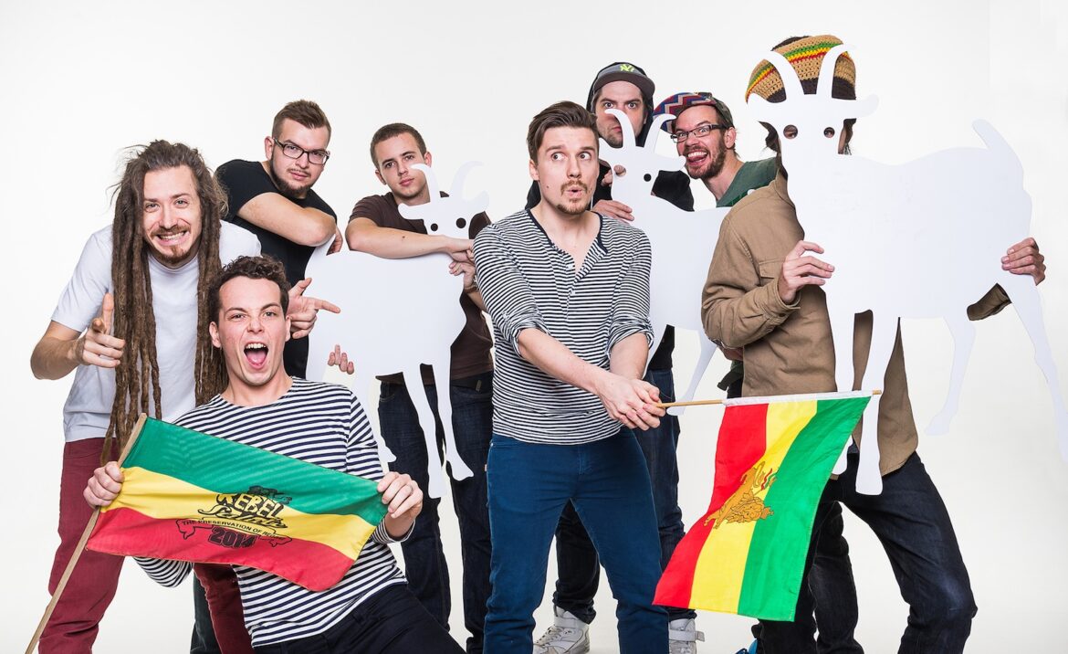 Medial Banana a MALALATA pod jednou strechou v 10 mestách BOMBING 3