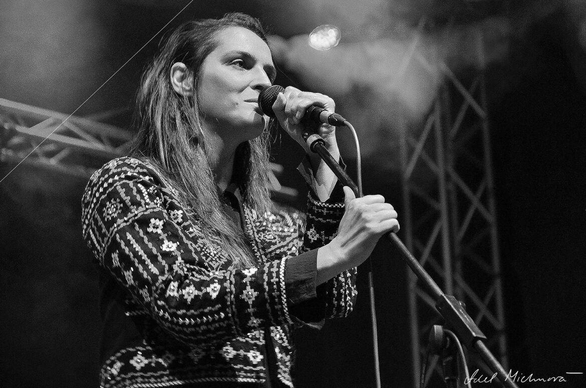 Jana Kirschner dnes vyráža na TOUR po celom Slovensku - Moruša Čierna Tour 2015. BOMBING 1