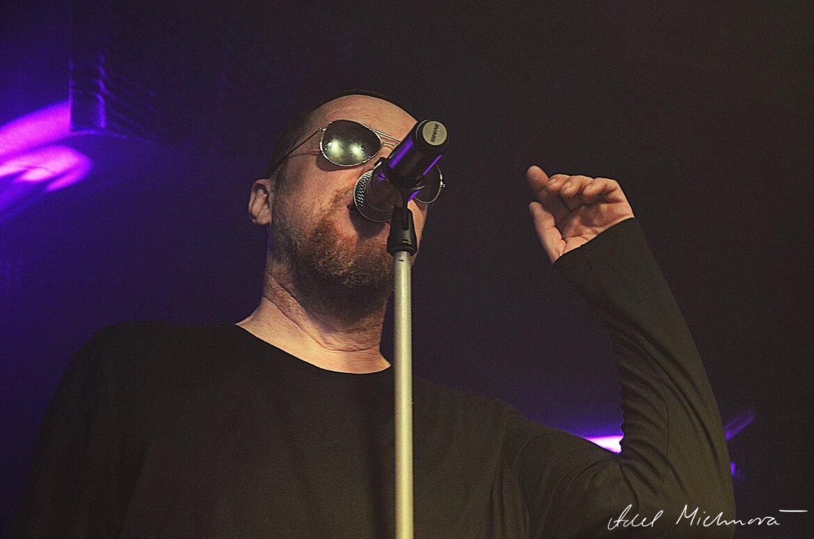 Skupina Slobodná Európa vyráža na celoročné koncertné turné venované jej zosnulému bubeníkovi! BOMBING 5