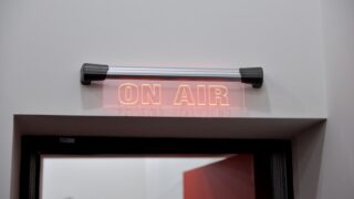 Exkluzívne Dj sety, rozhovory s hudobnými producentmi a ľuďmi zo scény… Toto všetko a viac ponúka pravideľná relácia SCENA_FM BOMBING 12