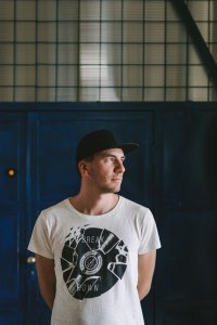 Slovenský producent Duhan vydáva svoj druhý album doma aj v zahraničí BOMBING 2