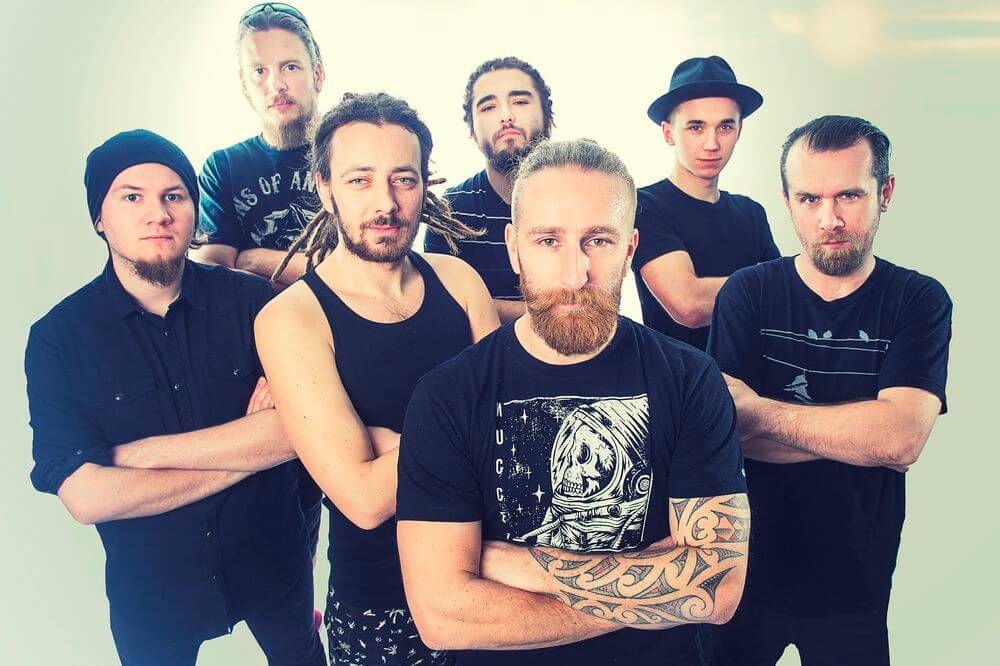 Heľenine oči pri natáčaní nového videoklipu Obchádzka spôsobili rozruch na prešovských cestách BOMBING 2