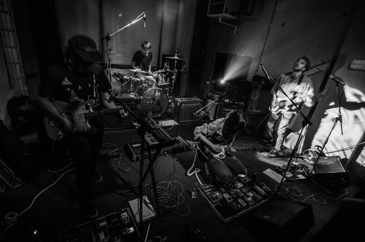 Prvého apríla vo Fuge slovinskí shoegazeri Haiku Garden, svoj DJ set premiérovo predstavia členovia The Ills BOMBING 2