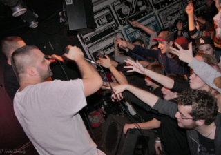 Vec, Zverina a Škrupo v Trnavskom Art Klube - Fotoreport BOMBING