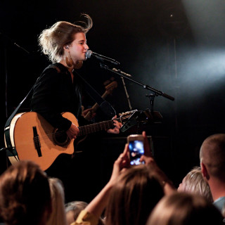 Belgická hudobníčka a speváčka Selah Sue vystúpi v Bratislave. BOMBING 5