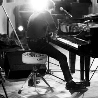 Jazzpopový kráľ Jamie Cullum zavíta po prvý raz na Slovensko! BOMBING 2