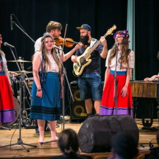 Slováci na Crossroads, tri talentované kapely sa v Ostrave predstavili zahraničným expertom BOMBING 2