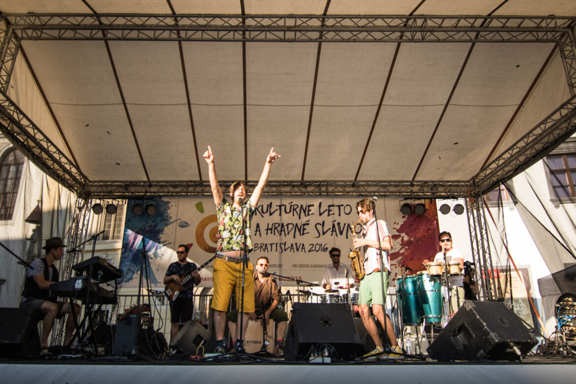 Worldmusic festival Bratislava priniesol vo svojom prvom ročníku skvelé hudobné vystúpenia. BOMBING