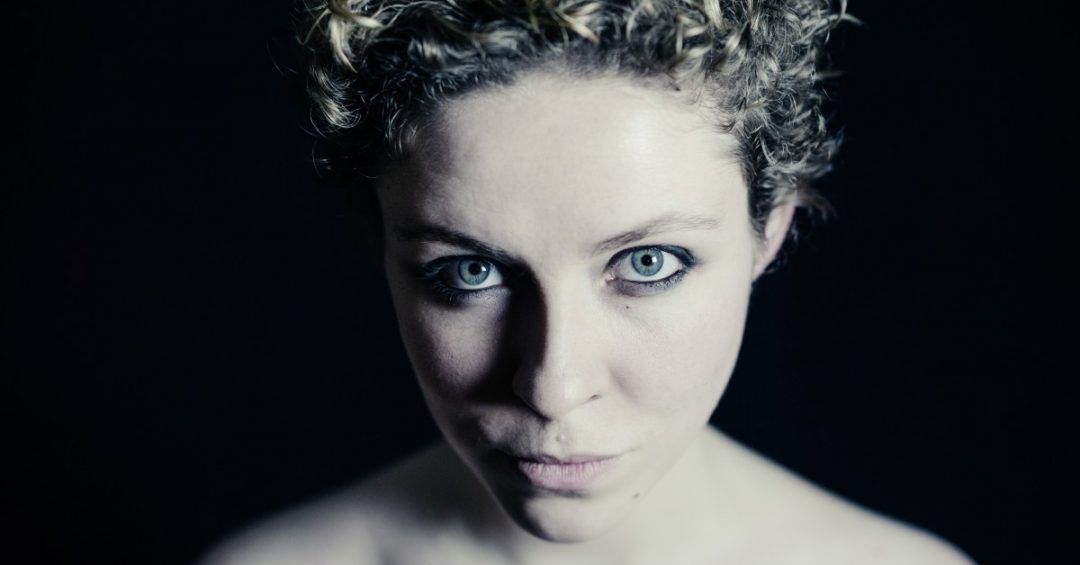 Jazz nie je čisto mužská záležitosť. Na džezákoch vás o tom presvedčia tri skvelé hudobníčky a speváčky BOMBING 2