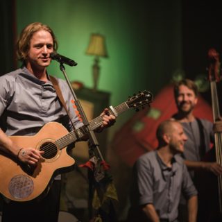 Tomáš Klus pri návrate na Slovensko prevalcoval Žilinu BOMBING 1