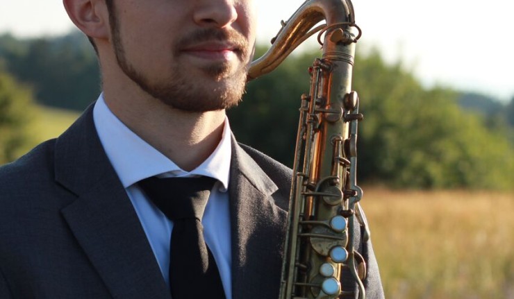 Debutový album saxofonistu Martina Uhereka je plný jazzovej tradície BOMBING 1