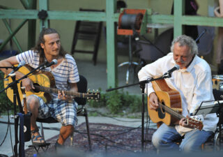 Na Barbakane vystúpi arménske duo Wattican Punk Ballet aj otec a syn Geišbergovci BOMBING 1