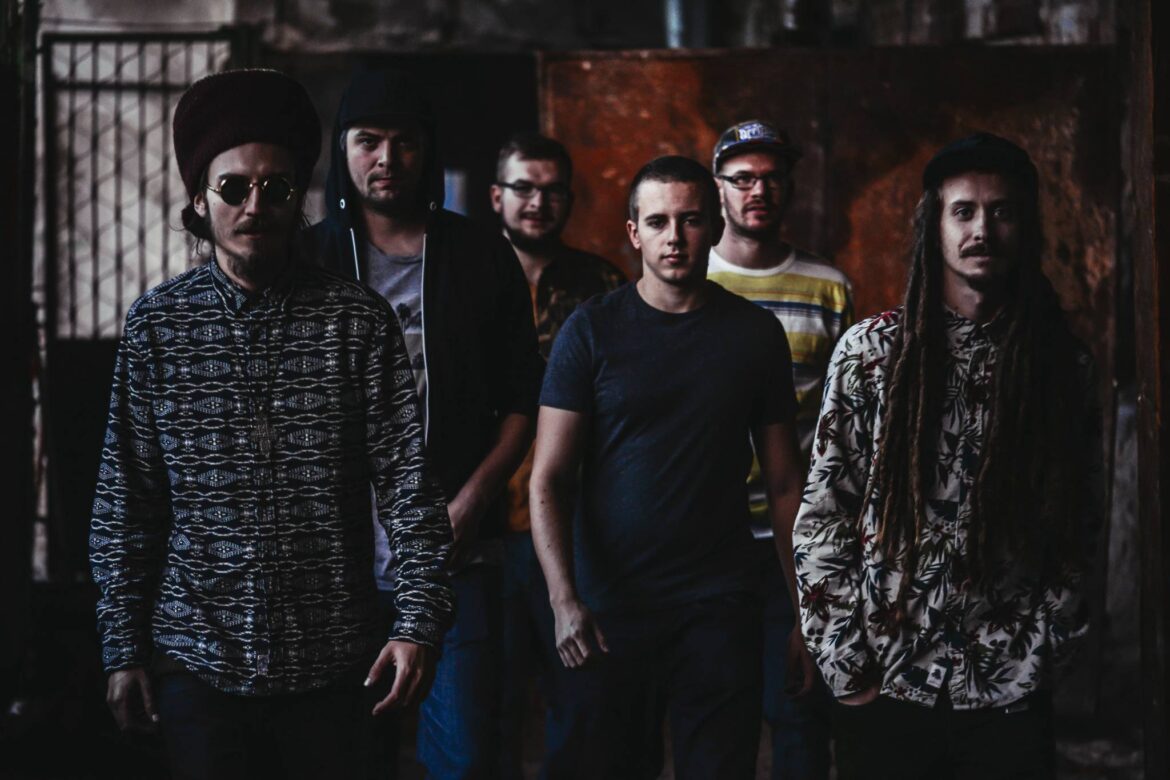 Medial Banana vydávajú nový album nahraný na Jamajke a vyrážajú na tour. Počúvaj prvú novinku z CD! BOMBING 1