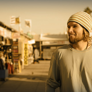 Bratislavu zavalí horúca vlna surfer’s reggae, v Re:fresh Clube vystúpi Mishka BOMBING 1