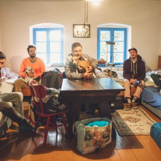 AKÝ JE PRVÝ BOZK PRED KAMEROU? DOZVIETE SA V NOVOM KLIPE SKUPINY PARA BOMBING 1