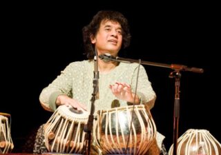 V novembri vypukne hudobná oslava rytmov. Do Bratislavy zavíta Zakir Hussain BOMBING