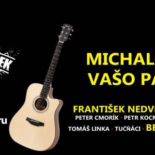 Allan Mikušek, Michal David a Vašo Patejdl odovzdajú fanúšikovi gitaru podpísanú slovenskými a českými legendami BOMBING