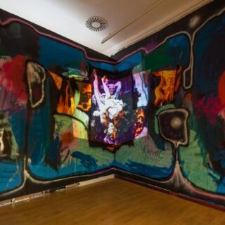 Městem posedlí / Mezinárodní výstava graffiti a street artu BOMBING 2