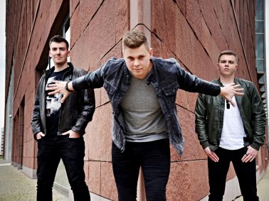 Víťaz talentovej súťaže „Zahraj si na festivale SLOVENSKÉ HRADY“ kapela Instinct vydáva debutové album, máme sa na čo tešiť! BOMBING