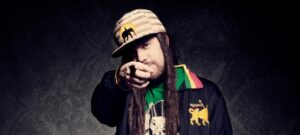 Reggae spevák zo slnečnej Kalifornie sa vracia na Uprising BOMBING