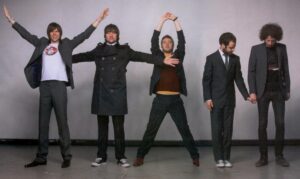 NICK CAVE & THE BAD SEEDS, KAISER CHIEFS BOMBING