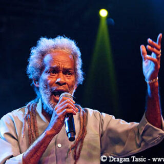 Legenda roots reggae na Uprisingu BOMBING