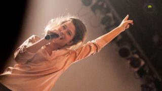 Do Česka míří zásilka raggamuffinů. Selah Sue je přiveze v prosinci BOMBING