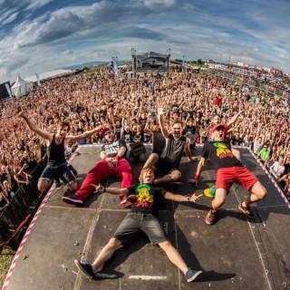 Smola a Hrušky vyhlasujú letnú súťaž s Mary! BOMBING 2