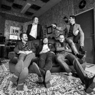 Swan Bride pred Timelines Tour 2017: „Na turné sa môže všetko!“ BOMBING 2