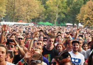 UPRISING REGGAE FESTIVAL 2012 Documentary  BOMBING