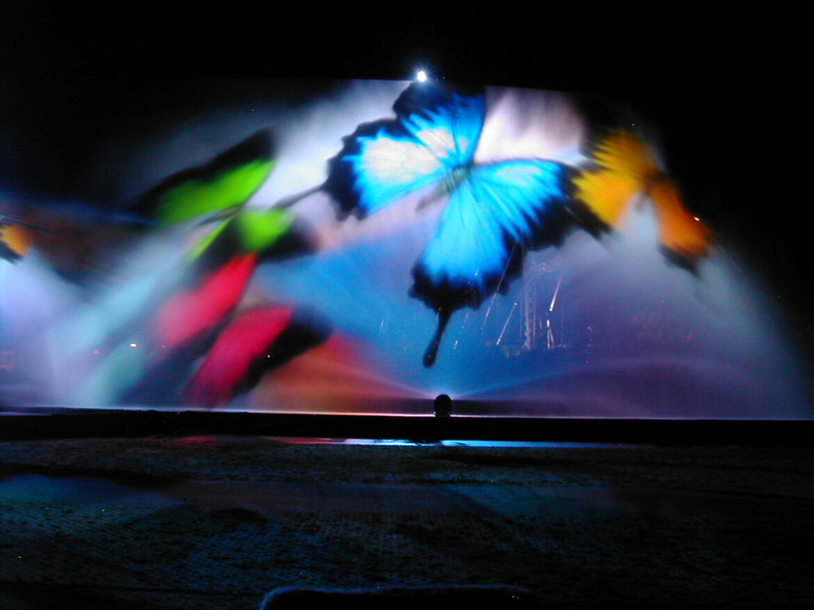 Tancujúca voda na Dunaji! BOMBING 1